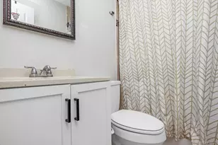 82 Pengon Cir, East Meadow, NY 11554 - Photo 21