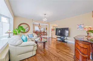 82 Pengon Cir, East Meadow, NY 11554 - Photo 3