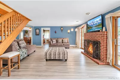 54 Pacific Avenue, Deer Park, NY 11729 - Photo 19