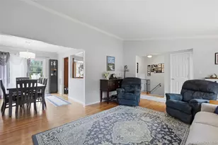 23 Apple Tree Dr, Hauppauge, NY 11788 - Photo 5