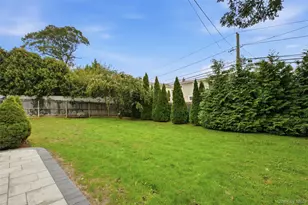 23 Apple Tree Dr, Hauppauge, NY 11788 - Photo 29