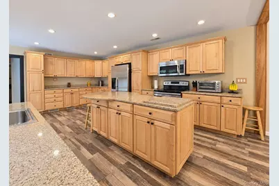 14 Seabrook Lane, Stony Brook, NY 11790 - Photo 5