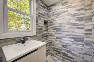 32-28 Utopia Pkwy, Flushing, NY 11358 - Photo 25