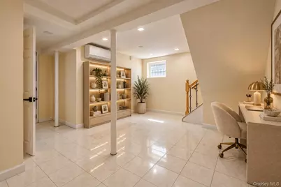 32-28 Utopia Parkway, Flushing, NY 11358 - Photo 29