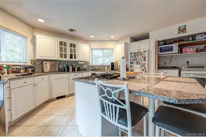 68 Chestnut Street, Mount Sinai, NY 11766 - Photo 9