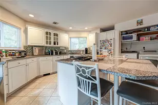 68 Chestnut St, Mount Sinai, NY 11766 - Photo 9