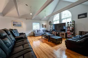 68 Chestnut St, Mount Sinai, NY 11766 - Photo 5