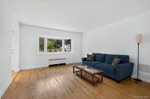 48 Maple Dr, New Hyde Park, NY 11040 - Photo 5