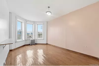 10407 94 Avenue, Ozone Park, NY 11416 - Photo 13