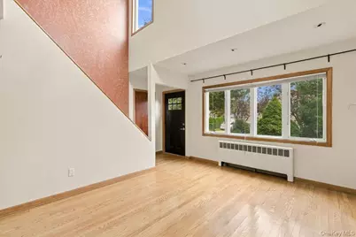 973 N 3rd Street, New Hyde Park, NY 11040 - Photo 5