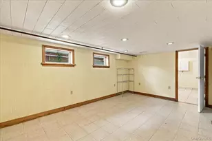 973 N 3rd St, New Hyde Park, NY 11040 - Photo 31