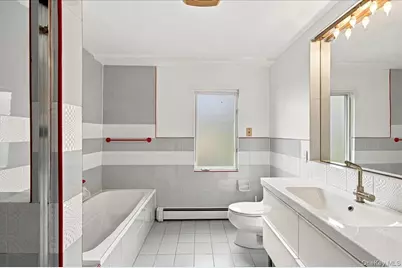 973 N 3rd Street, New Hyde Park, NY 11040 - Photo 27