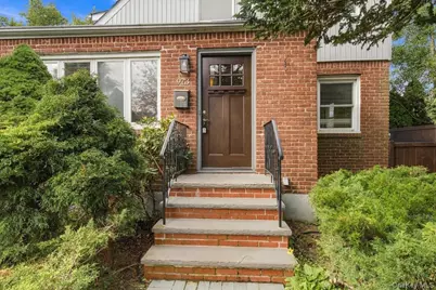 973 N 3rd Street, New Hyde Park, NY 11040 - Photo 3