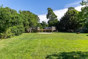 1647 Straight Path, Lindenhurst, NY 11757 - Photo 29