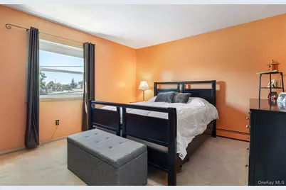 1647 Straight Path, Lindenhurst, NY 11757 - Photo 25