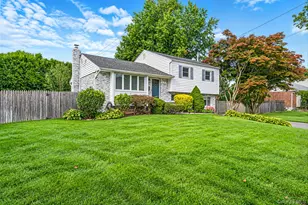 17 Marlowe Pl, Greenlawn, NY 11740 - Photo 3