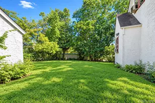 54-29 253rd St, Little Neck, NY 11362 - Photo 9