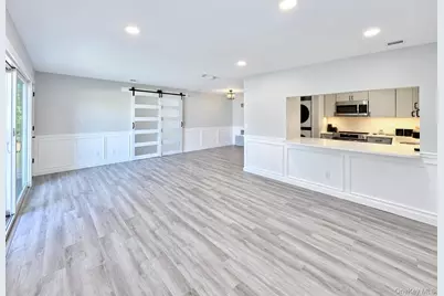 160 Cambridge Drive, Copiague, NY 11726 - Photo 5