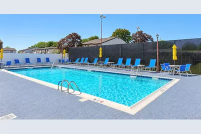 160 Cambridge Drive, Copiague, NY 11726 - Photo 29