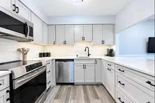 160 Cambridge Dr, Copiague, NY 11726 - Photo 7