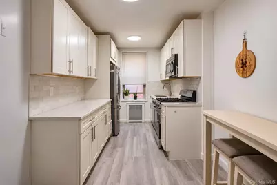 16 Main Street #1Q, East Rockaway, NY 11518 - Photo 9