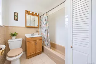 33 Claridge Ave, Elmont, NY 11003 - Photo 19
