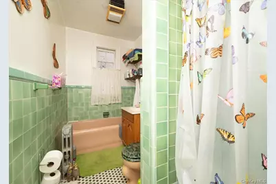 9021 81st Road, Glendale, NY 11385 - Photo 17