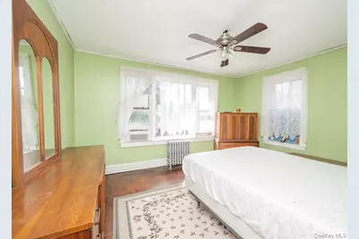 9021 81st Road, Glendale, NY 11385 - Photo 19