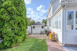 2 Dean St, Farmingdale, NY 11735 - Photo 37