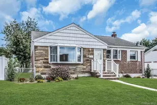74 Bette Rd, East Meadow, NY 11554 - Photo 3