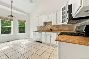 41 Sunflower Ridge Rd, South Setauket, NY 11720 - Photo 9