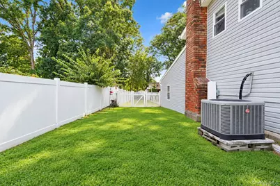 4 Bud Court, East Setauket, NY 11733 - Photo 11