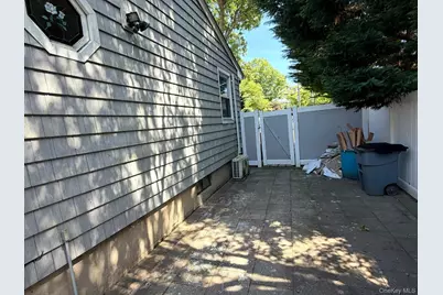 12 Cayuga Avenue, East Northport, NY 11731 - Photo 27