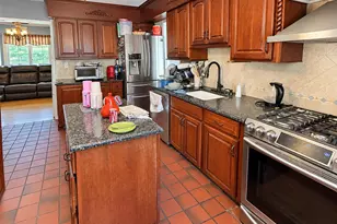 12 Cayuga Ave, East Northport, NY 11731 - Photo 7