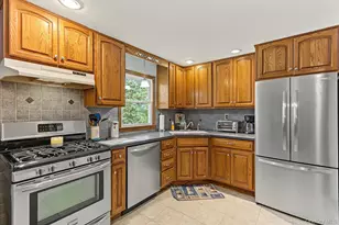 4 Davies Dr, Wappingers Falls, NY 12590 - Photo 7