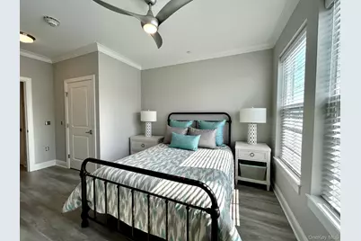 1031 E Hoffman Avenue #1031, Lindenhurst, NY 11757 - Photo 7