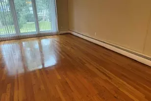 22 Cedar St, Syosset, NY 11791 - Photo 9