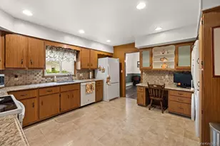 388 S 2nd St, Lindenhurst, NY 11757 - Photo 11