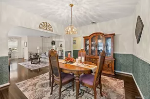 388 S 2nd St, Lindenhurst, NY 11757 - Photo 5