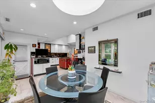15 Hillcrest Dr, Great Neck, NY 11021 - Photo 25