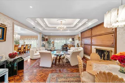 15 Hillcrest Drive, Great Neck, NY 11021 - Photo 9