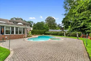 15 Hillcrest Dr, Great Neck, NY 11021 - Photo 47