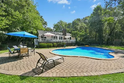 111 Red Oak Court, Port Jefferson, NY 11777 - Photo 23