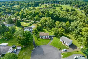 7 Roxbury Ct, Chestnut Ridge, NY 10977 - Photo 27