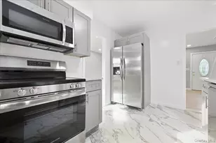 161 Stokes Ave, Freeport, NY 11520 - Photo 11