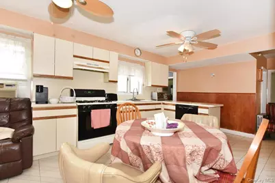 403 Oak Street, Copiague, NY 11726 - Photo 13