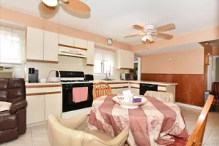 403 Oak St, Copiague, NY 11726 - Photo 13