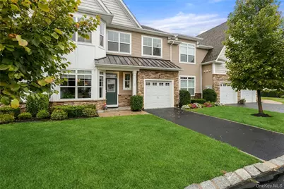 11 Silver Spruce Way, Smithtown, NY 11787 - Photo 3