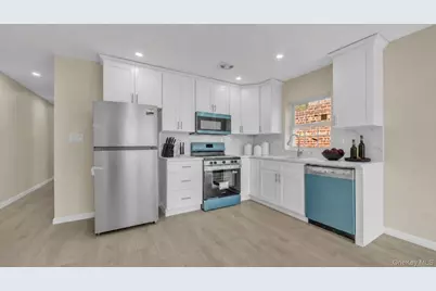 957 E 229th Street, Bronx, NY 10466 - Photo 5