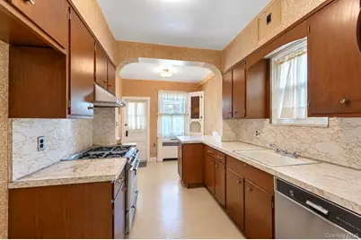 1845 Hering Avenue, Bronx, NY 10461 - Photo 19